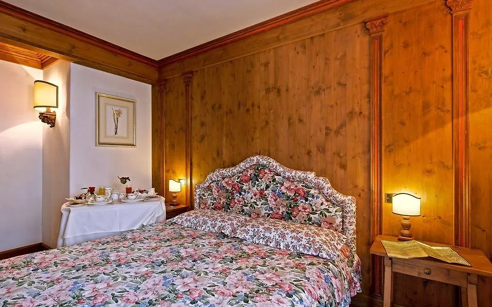 Hotel Bellevue Suites & Spa Cortina dʼAmpezzo
